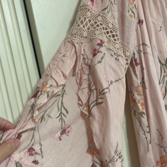 Coco Jaimeson size small dress. Very cute! Can be worn off or on shoulders. - Picture 3 of 11